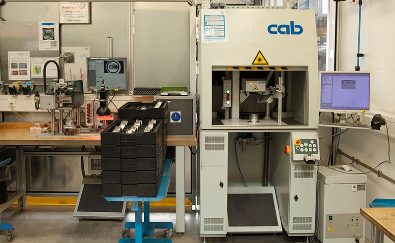 Direct marking of components with the LSG100, parts inspection, labeling with cab printers