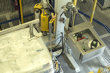 View from above: pallet labeling with Hermes C